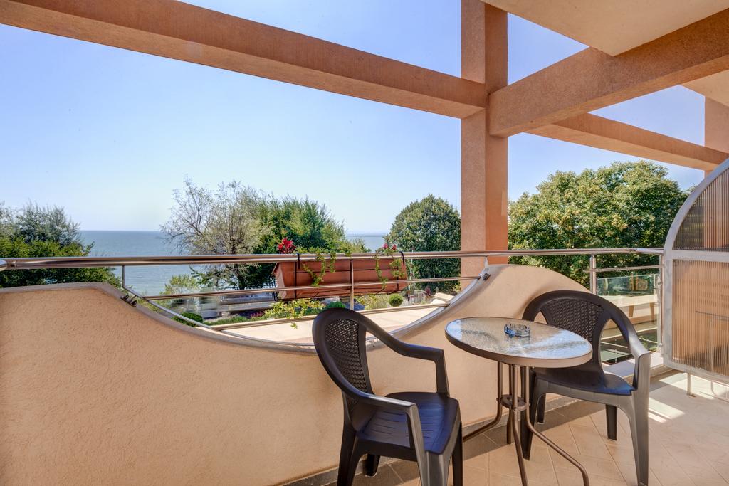 CAPRI_HOTEL_NESSEBAR_BULGARIA_AIR_TOUR_TRAVEL